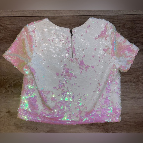Pink Iridescent/Sequin Top 🧚🏽♀️ - Picture 3 of 4
